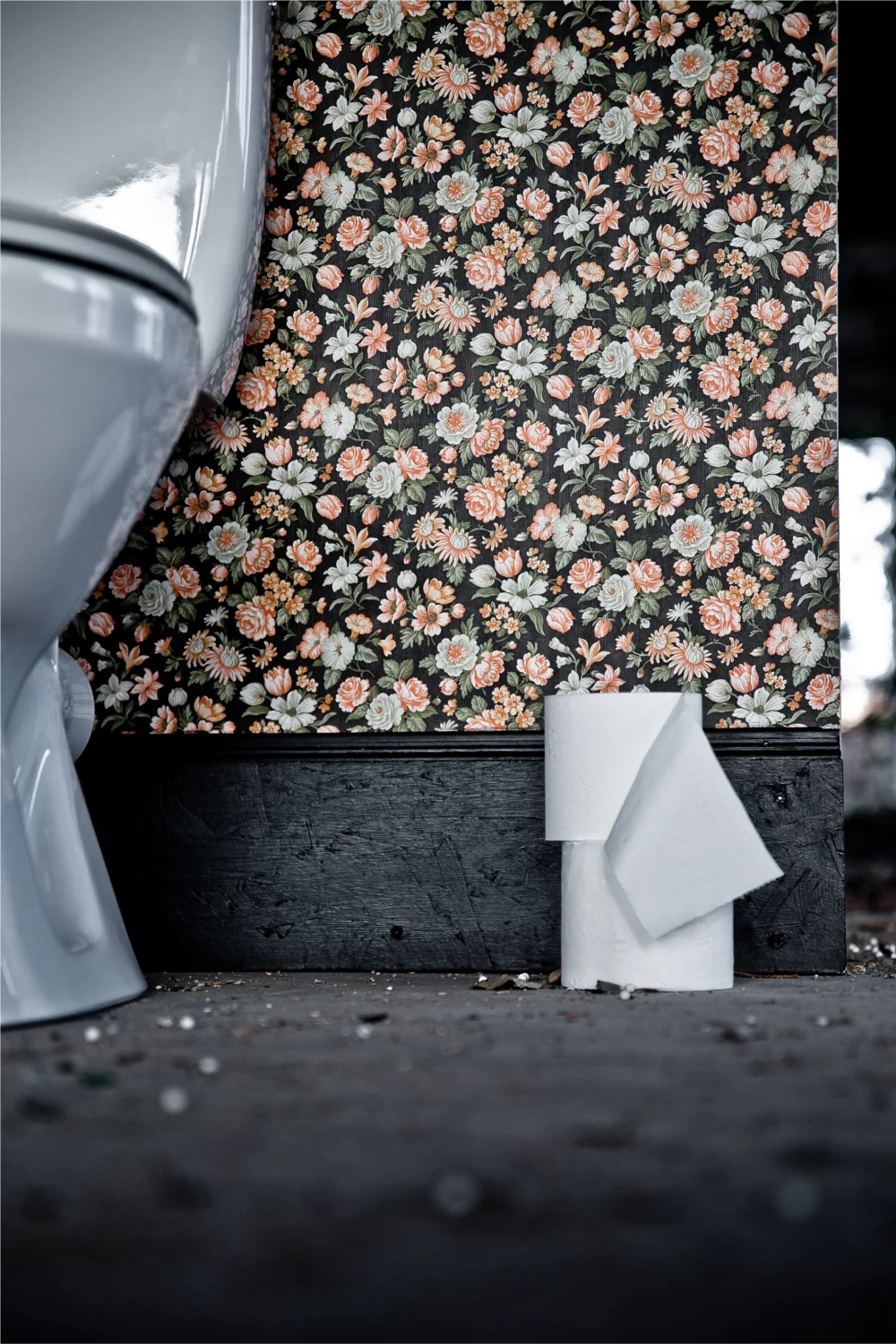 https://us.lyon-beton.com/wp-content/uploads/sites/2/2022/07/DB-09104_mood_cloud_toilet-paper-holder-L_013-1-1-1000x1500-1.webp